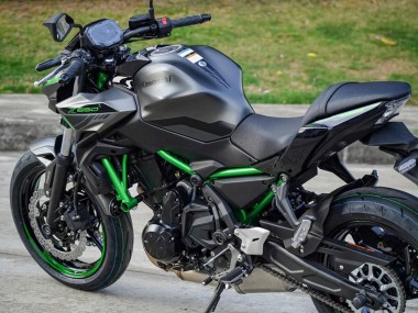 Carenados Moto Kawasaki Ninja Z650 2020-2023 - Negro Verde