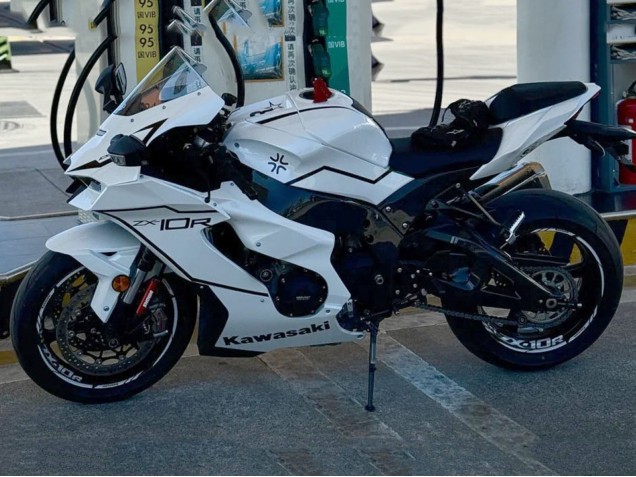 Carenados Moto Kawasaki ZX10R 2021-2025 - Blanco Negro
