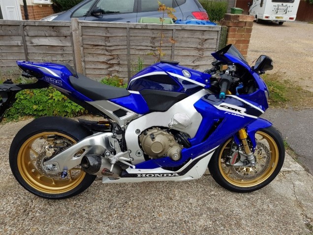 Carenados Moto Honda CBR1000RR 2017-2023 - Blanco Azul