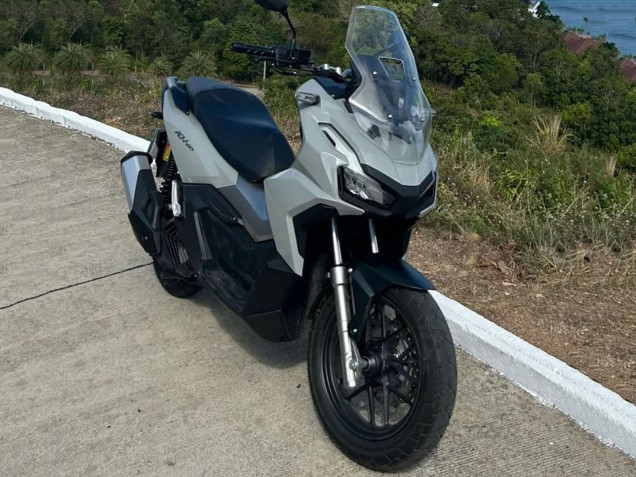 Carenados Moto Honda ADV160 2022-2024 - Plata Negro